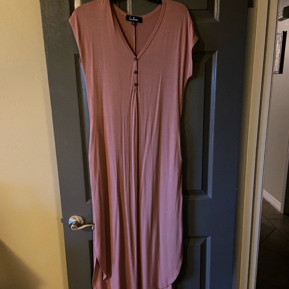 lulu’s dusty pink dress with pockets